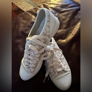 Price is firm- Micheal Kors size 7.5